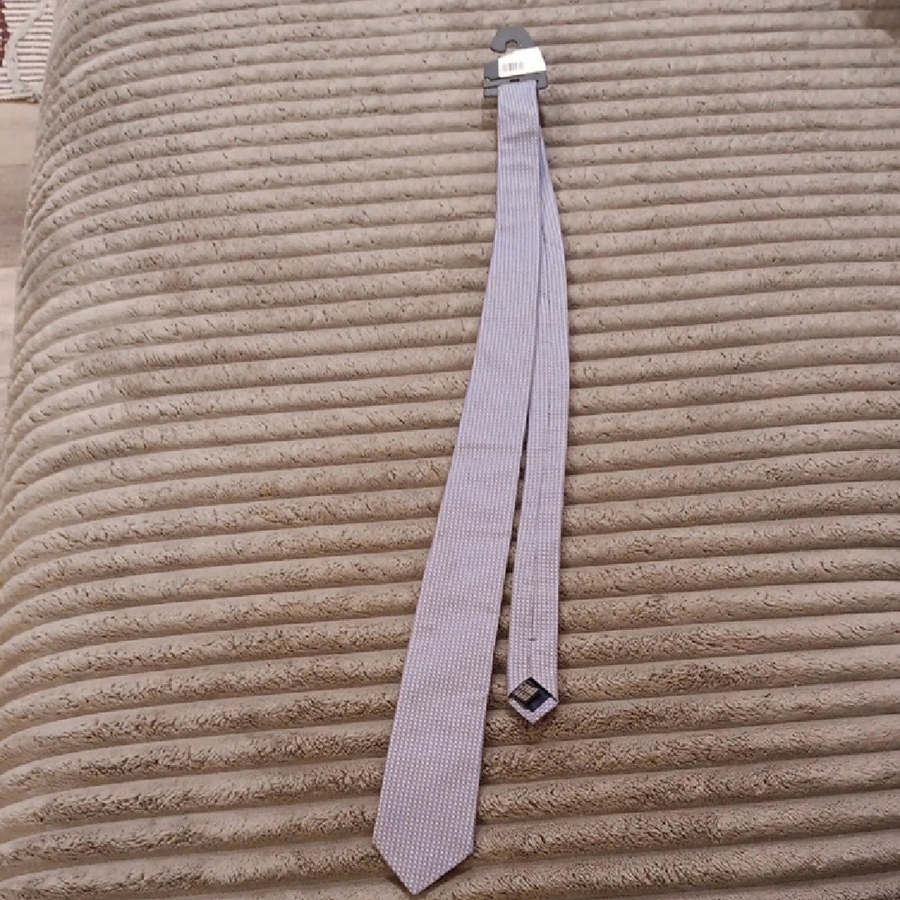 New With Tags Blue Patterned Necktie